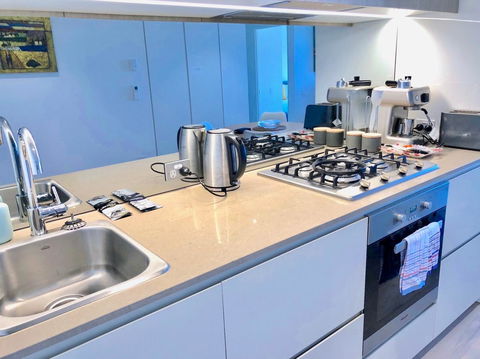 Pride Docklands Waterfront Apartment City View - Accommodation Gladstone 28