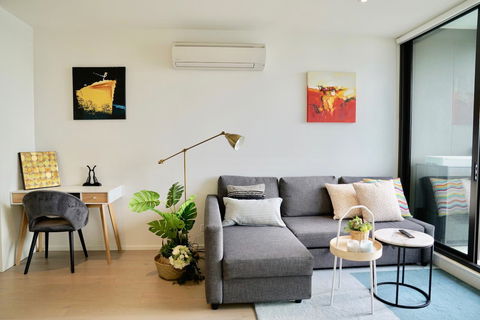Pride Docklands Waterfront Apartment City View - Accommodation Gladstone 7