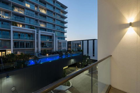 Doncaster Private Collection 2 Bed Townhouse@Pearl - Accommodation Gladstone 10