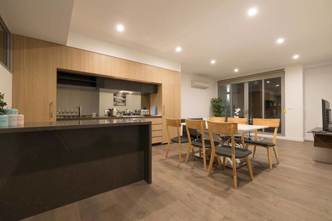 Doncaster Private Collection 2 Bed Townhouse@Pearl - Accommodation Gladstone 2