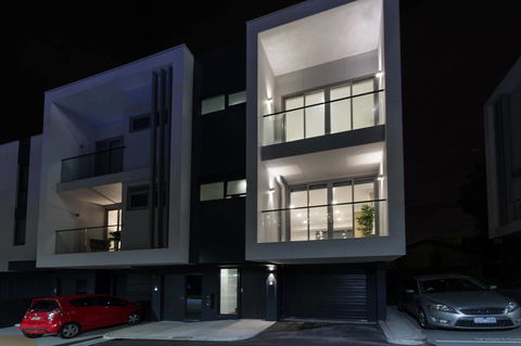 Doncaster Private Collection 2 Bed Townhouse@Pearl - Accommodation Gladstone 14