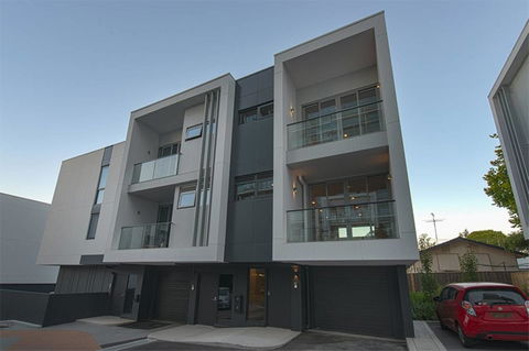Doncaster Private Collection 2 Bed Townhouse@Pearl - Accommodation Gladstone 15
