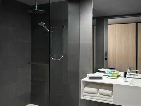 Vibe Hotel Melbourne Docklands - Accommodation Gladstone 16