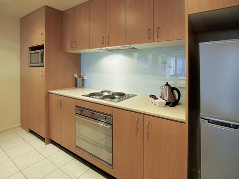 Oaks Melbourne On Lonsdale Suites - Accommodation Gladstone 7
