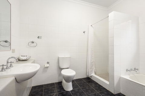 The International Motel Apollo Bay - Accommodation Gladstone 11