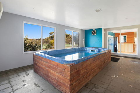 Rural 5 Star Villa\'s With Resort Amenities - Accommodation Gladstone 19