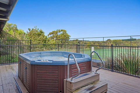 Rural 5 Star Villa\'s With Resort Amenities - Accommodation Gladstone 12