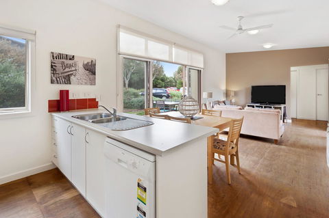 Rural 5 Star Villa\'s With Resort Amenities - Accommodation Gladstone 25