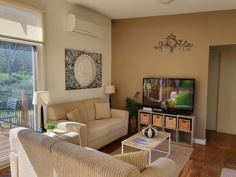 Rural 5 Star Villa\'s With Resort Amenities - Accommodation Gladstone 3