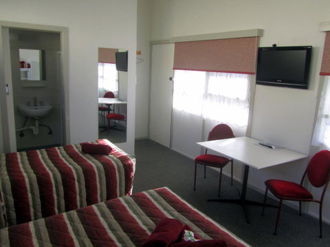 The Highlander Motel - 24HR Check In - Accommodation Gladstone 27
