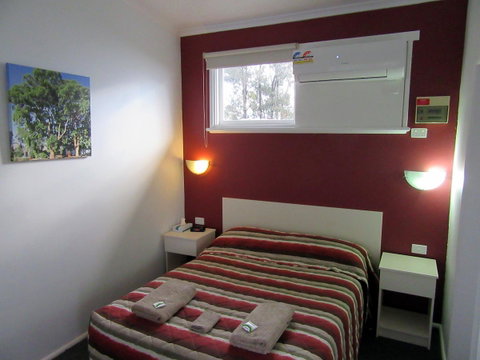The Highlander Motel - 24HR Check In - Accommodation Gladstone 10