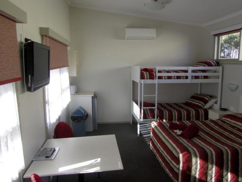 The Highlander Motel - 24HR Check In - Accommodation Gladstone 21