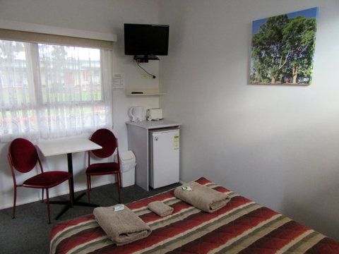 The Highlander Motel - 24HR Check In - Accommodation Gladstone 12