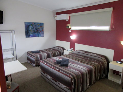 The Highlander Motel - 24HR Check In - Accommodation Gladstone 3