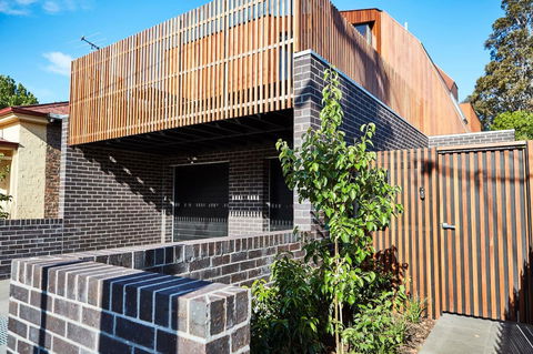 Richmond Â· 3 Level Architecturally Designed Richmond House - Accommodation Gladstone 16
