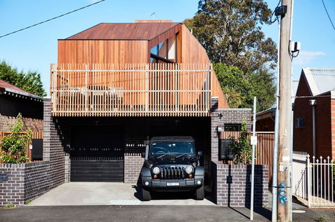 Richmond Â· 3 Level Architecturally Designed Richmond House - Accommodation Gladstone 15