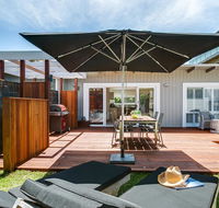 Capella Villa No. 4 - stunning luxury decor inside and out - Accommodation Gladstone