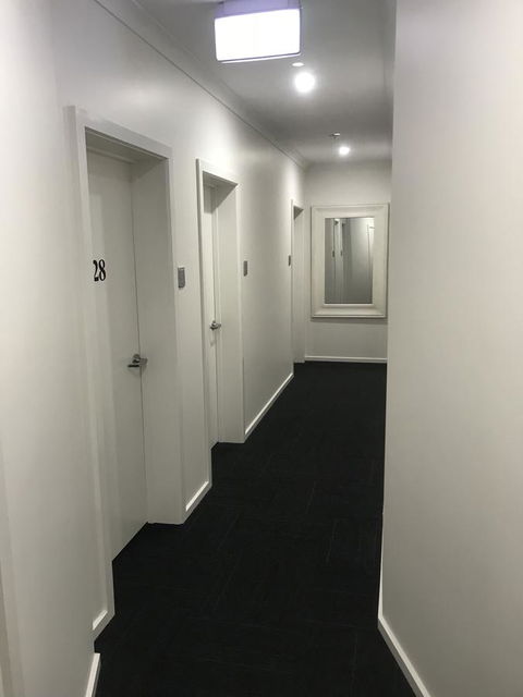 CROWN CENTRAL BUSINESS DISTRICT MOTEL - NO UNDER 18s - Accommodation Gladstone 22