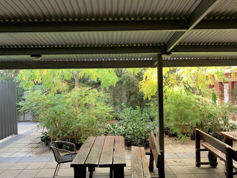 CROWN CENTRAL BUSINESS DISTRICT MOTEL - NO UNDER 18s - Accommodation Gladstone 1