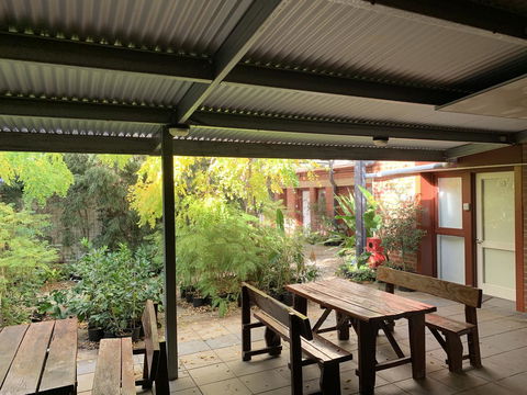 CROWN CENTRAL BUSINESS DISTRICT MOTEL - NO UNDER 18s - Accommodation Gladstone 2