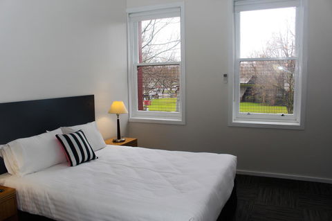 CROWN CENTRAL BUSINESS DISTRICT MOTEL - NO UNDER 18s - Accommodation Gladstone 23