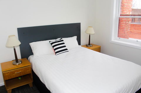 CROWN CENTRAL BUSINESS DISTRICT MOTEL - NO UNDER 18s - Accommodation Gladstone 44