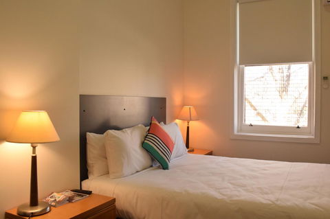 CROWN CENTRAL BUSINESS DISTRICT MOTEL - NO UNDER 18s - Accommodation Gladstone 32