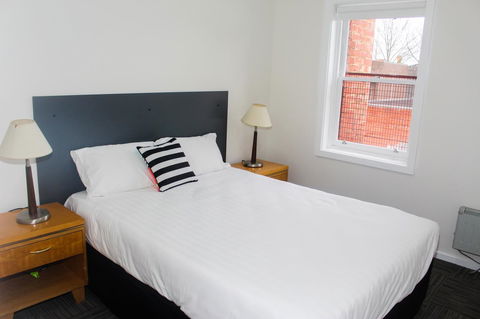 CROWN CENTRAL BUSINESS DISTRICT MOTEL - NO UNDER 18s - Accommodation Gladstone 41
