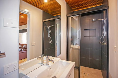 Island Getaway Cape Woolamai - Accommodation Gladstone 11