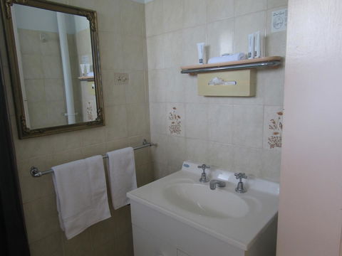 Twin City Motor Inn - Accommodation Gladstone 36