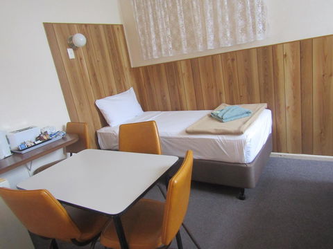 Twin City Motor Inn - Accommodation Gladstone 23
