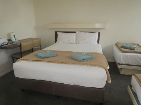 Twin City Motor Inn - Accommodation Gladstone 2