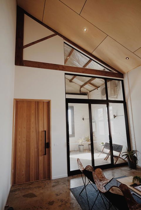 THE WAREHOUSE APARTMENTS - Accommodation Gladstone 15