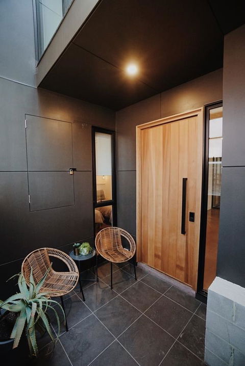 THE WAREHOUSE APARTMENTS - Accommodation Gladstone 5