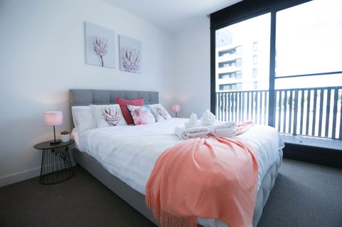 Box Hill 2 Bedroom Apt (La Maison) 02 - Accommodation Gladstone 3