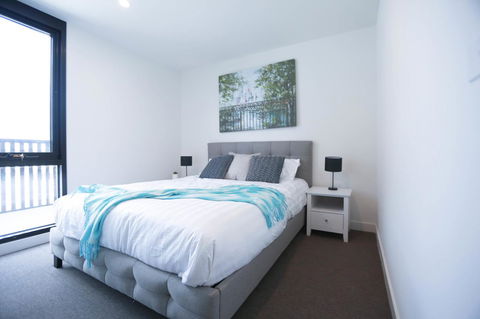 Box Hill 2 Bedroom Apt (La Maison) 02 - Accommodation Gladstone 0