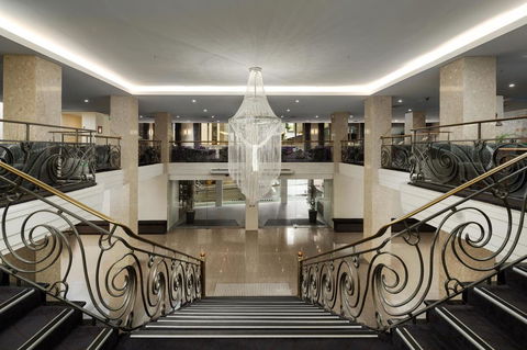 The Victoria Hotel - Accommodation Gladstone 0