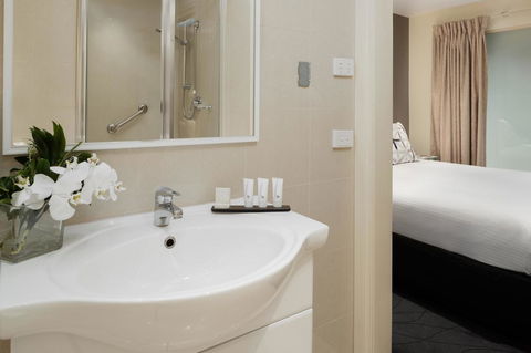 The Victoria Hotel - Accommodation Gladstone 36
