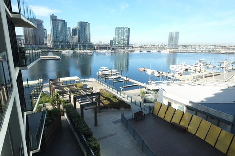 ACD Apartments - Accommodation Gladstone 12