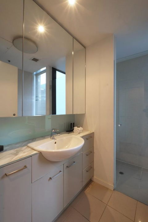 ACD Apartments - Accommodation Gladstone 1
