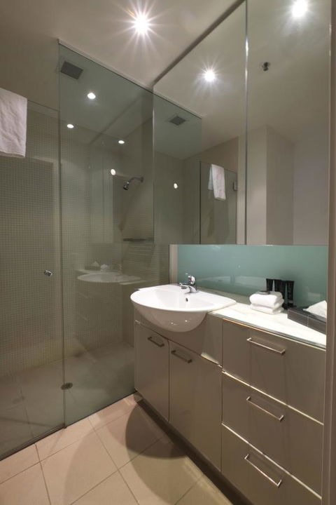 ACD Apartments - Accommodation Gladstone 2