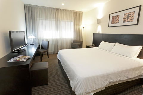 Causeway 353 Hotel - Accommodation Gladstone 0