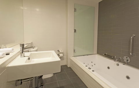 Causeway 353 Hotel - Accommodation Gladstone 29