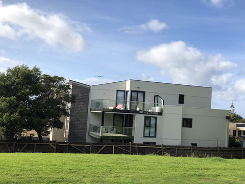 Apartments In Phillip Island Towers - Block C - Accommodation Gladstone 33