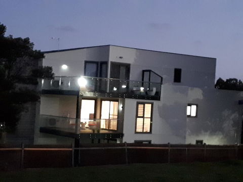 Apartments In Phillip Island Towers - Block C - Accommodation Gladstone 21