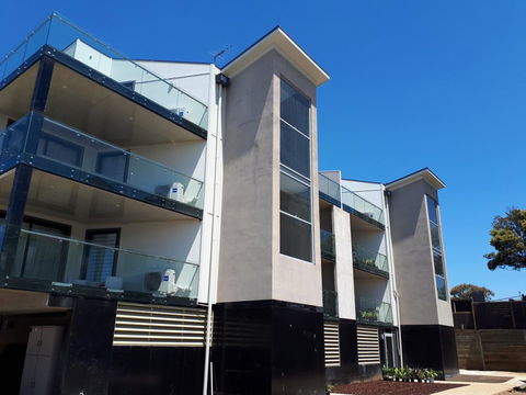 Apartments In Phillip Island Towers - Block C - Accommodation Gladstone 32