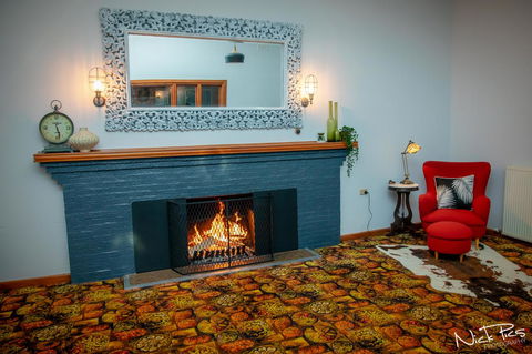 Amara Springs Guest House - Accommodation Gladstone 9