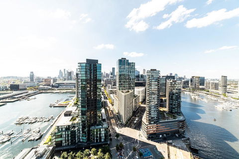 Melbourne Private Apartments - Collins Wharf Waterfront, Docklands - Accommodation Gladstone 1