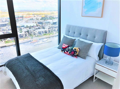 Melbourne Private Apartments - Collins Wharf Waterfront, Docklands - Accommodation Gladstone 16