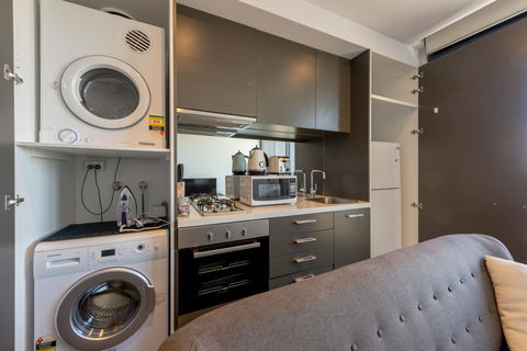Amazing Accommodations : South Yarra - Accommodation Gladstone 22